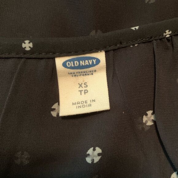 3 for $30! NWT! old navy sheer top. Size xs - Picture 3 of 10